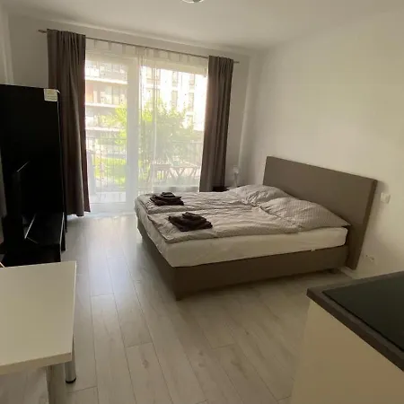 1 With Terrace, Slnecnice 아파트 브라티슬라바